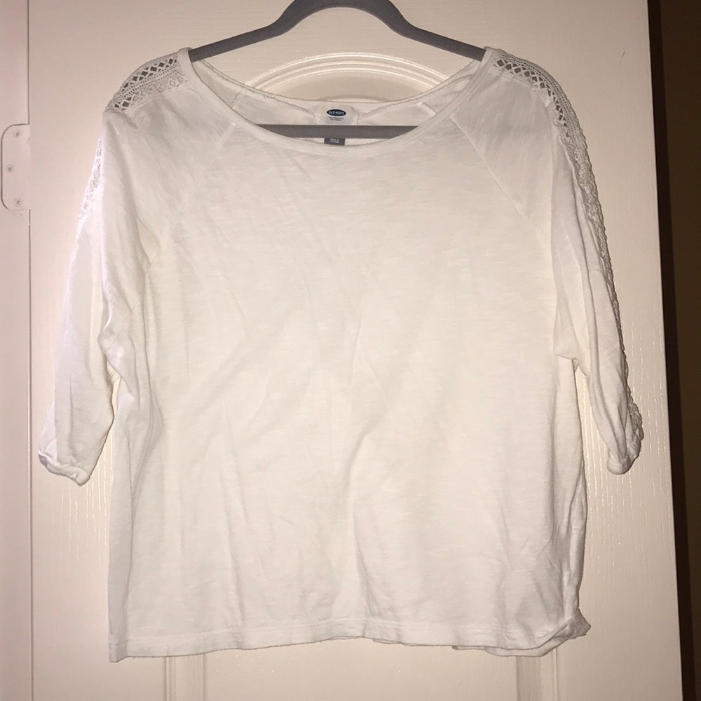White women’s 3/4 sleeve shirt